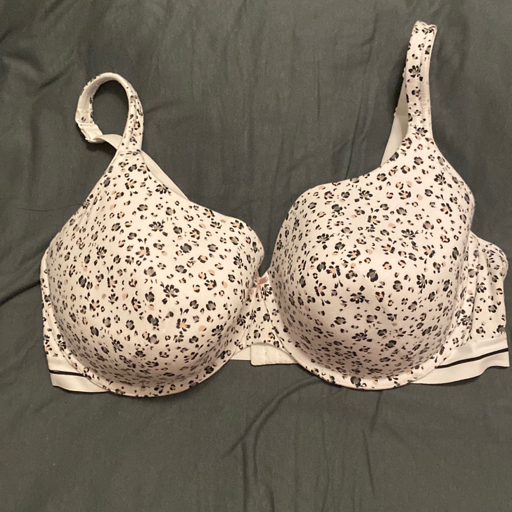 Lane Bryant Cacique t-shirt bra with comfort sport band